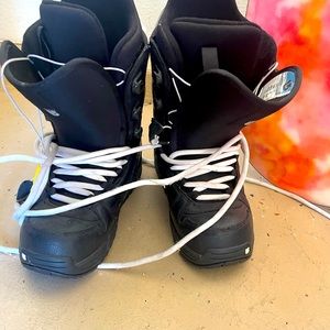 Burton snowboard boots! Super comfy! Size 7 barely worn